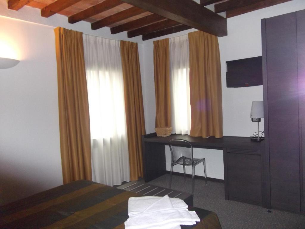 Locanda Sant'Ambrogio Rivalta  Room photo