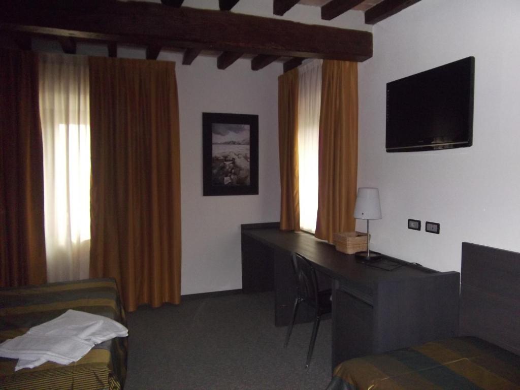 Locanda Sant'Ambrogio Rivalta  Room photo