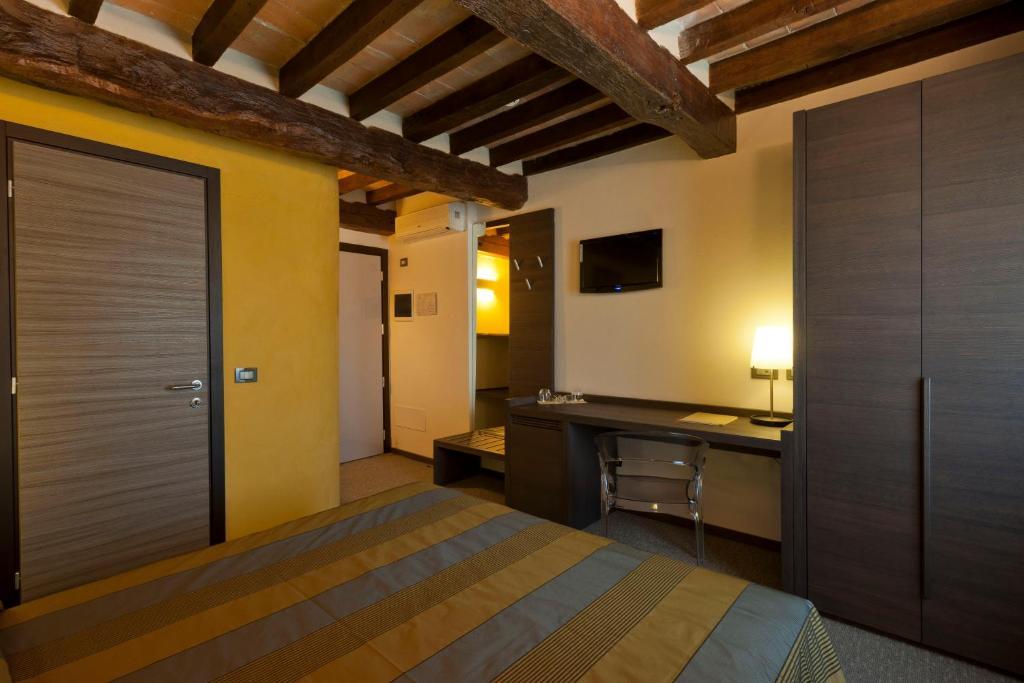 Locanda Sant'Ambrogio Rivalta  Room photo