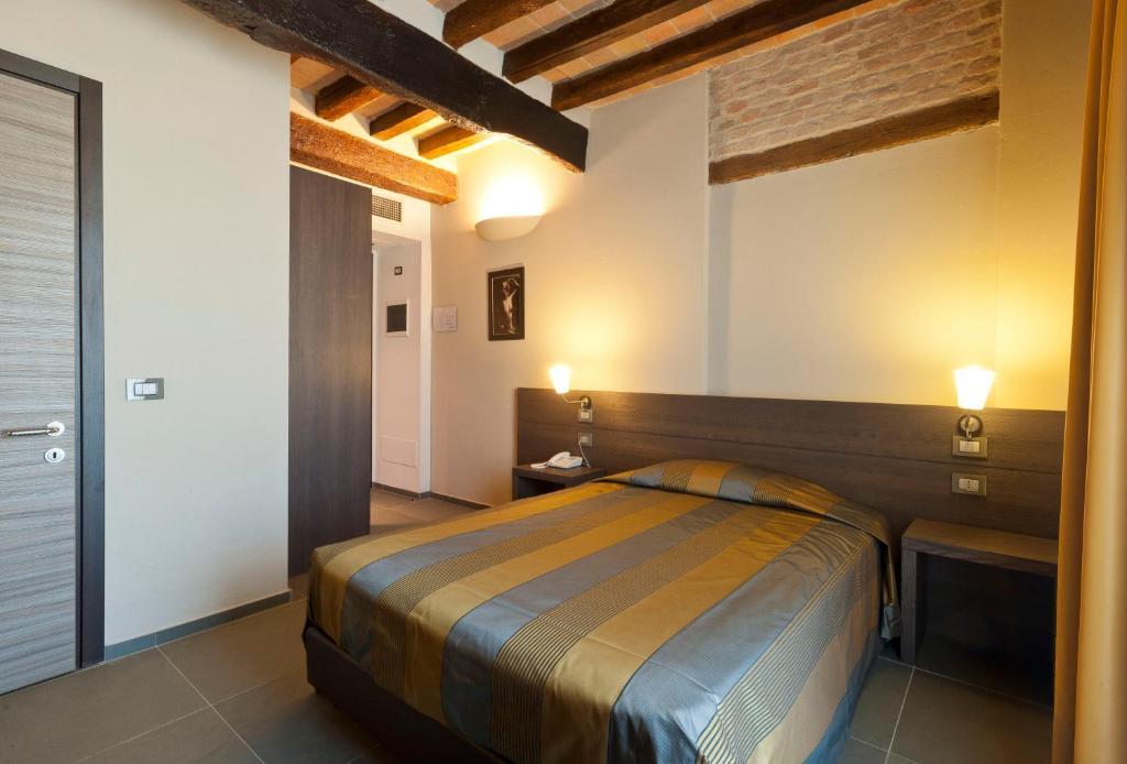 Locanda Sant'Ambrogio Rivalta  Room photo