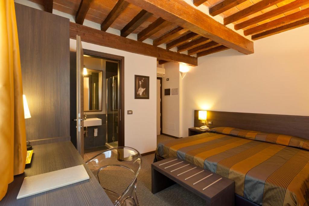 Locanda Sant'Ambrogio Rivalta  Room photo