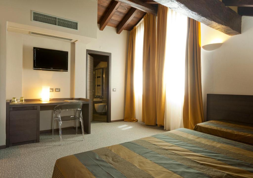 Locanda Sant'Ambrogio Rivalta  Room photo